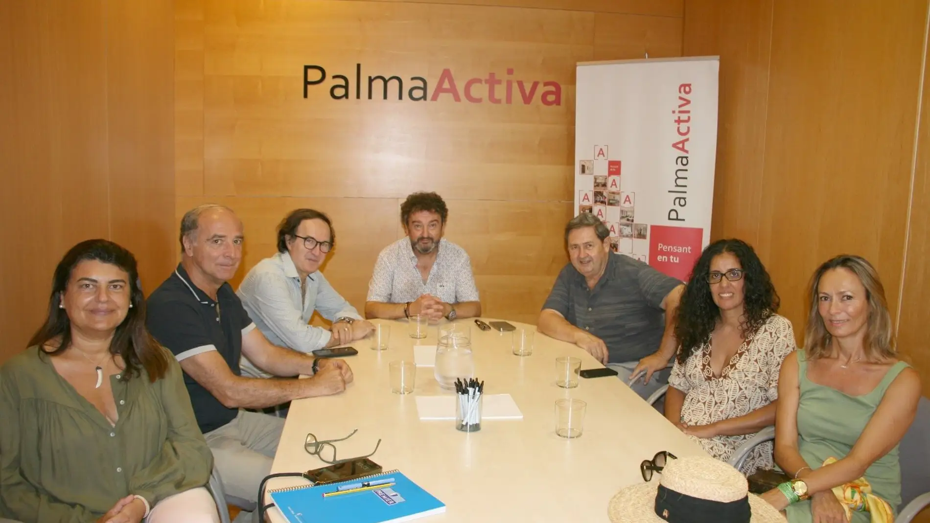 Reunión del presidente de Afedeco, Antoni Gayà, con el director general de Comercio, Antoni Fuster, y la gerente de PalmaActiva, Carme Aguiló
