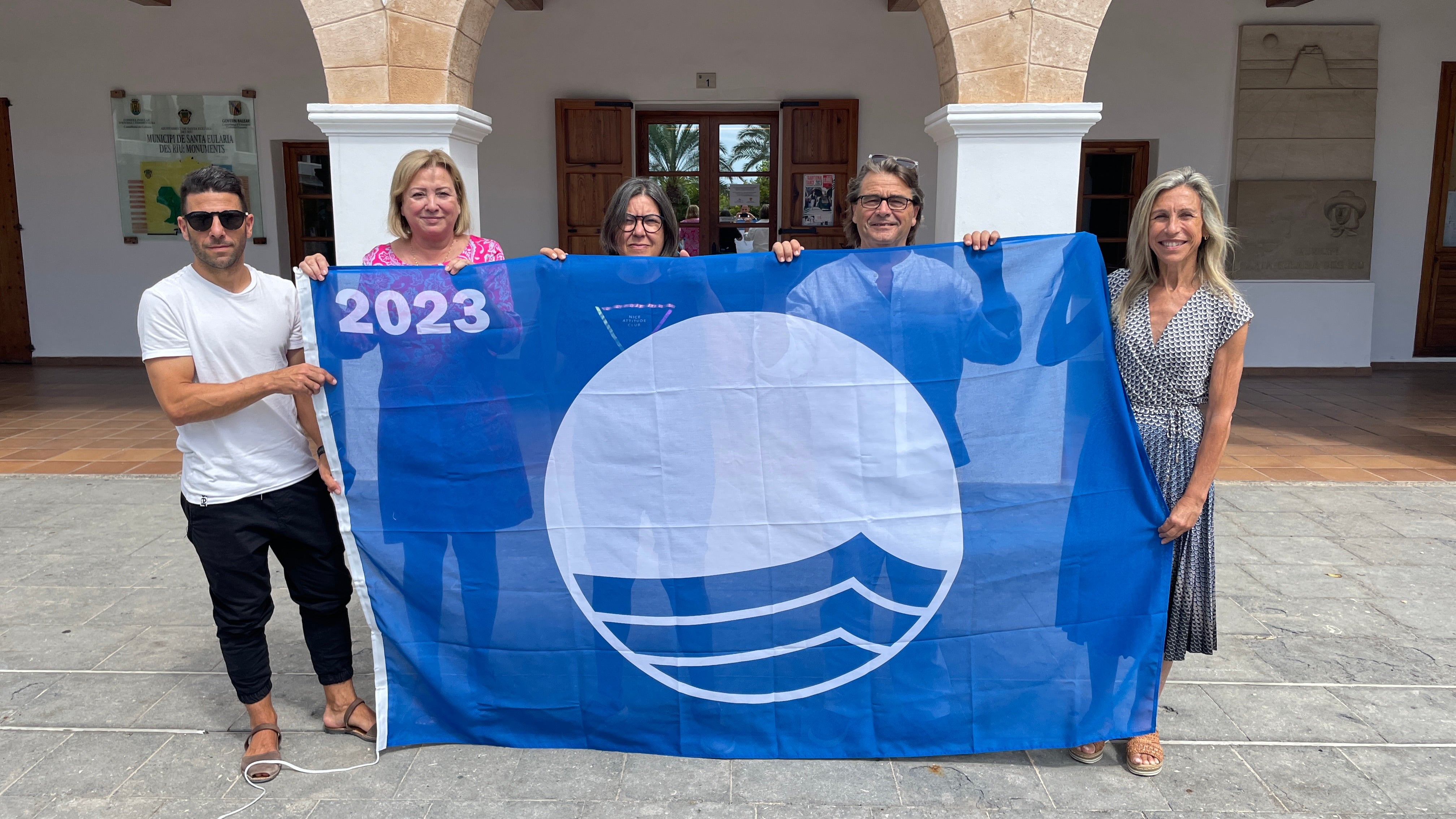 Santa Eulària entrega las banderas azules a los concesionarios de es Canar, es Figueral y Cala Llenya Santa Eulària entrega las banderas azules a los concesionarios de es Canar, es Figueral y Cala Llenya