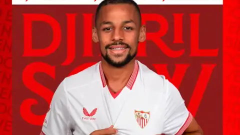 Oficial: Sow, sevillista hasta 2028 Oficial: Sow, sevillista hasta 2028