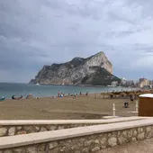 Playa de Calpe en día nublado Playa de Calpe en día nublado