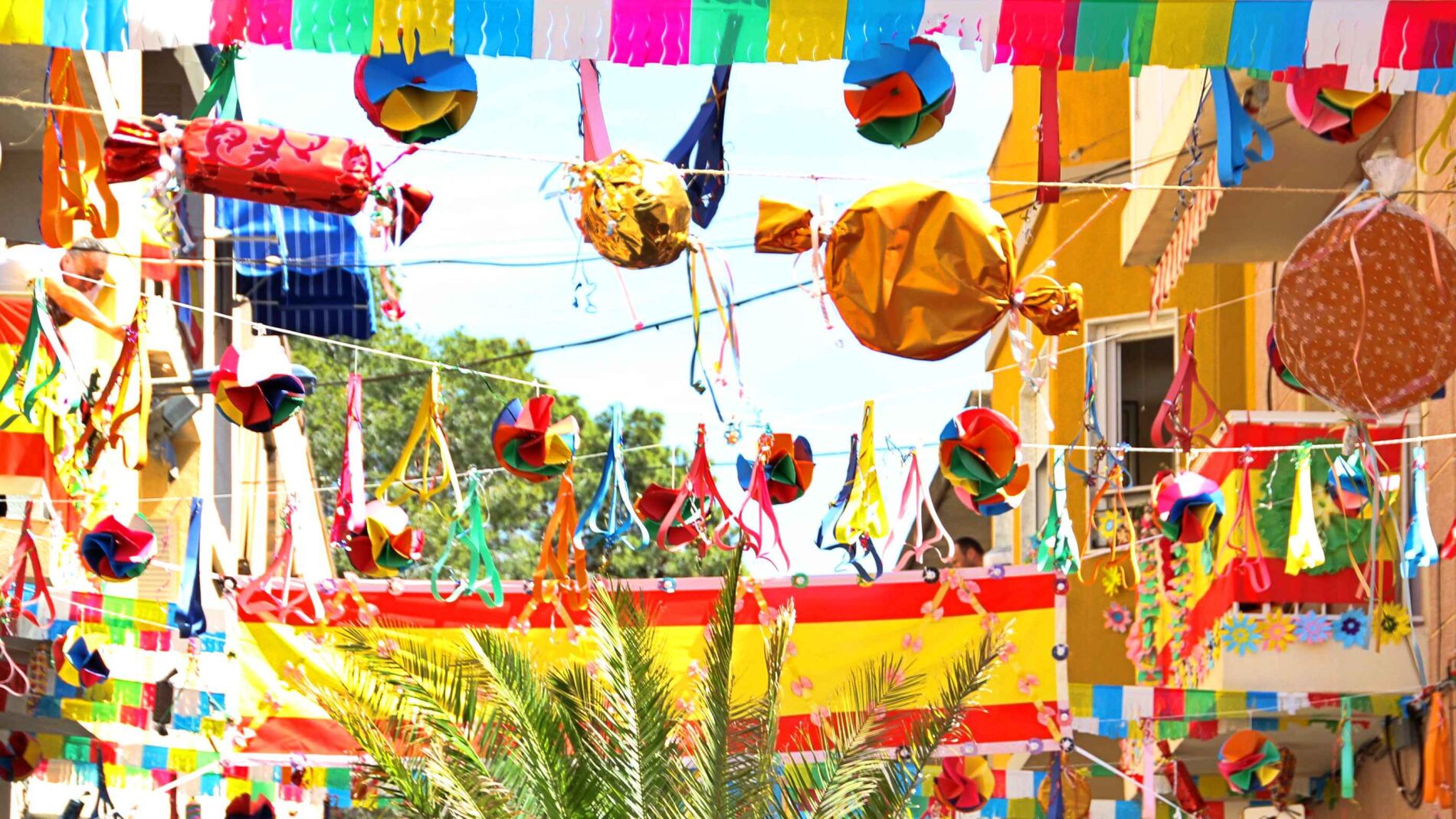 Los vecinos de Santa Pola podrán decorar las calles con trabajo manual