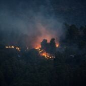 Descartan que el incendio de Portbou, que afecta a 500 hectáreas, sea por causas naturales
