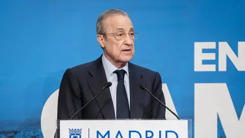 Florentino Pérez durante una rueda de Prensa en Cibeles Florentino Pérez durante una rueda de Prensa en Cibeles