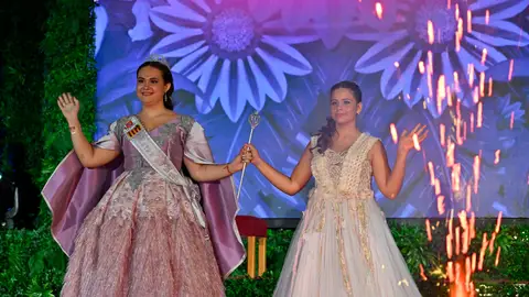 Más de 2.000 personas asistieron a la presentación de La reina y damas de la Nucía Más de 2.000 personas asistieron a la presentación de La reina y damas de la Nucía