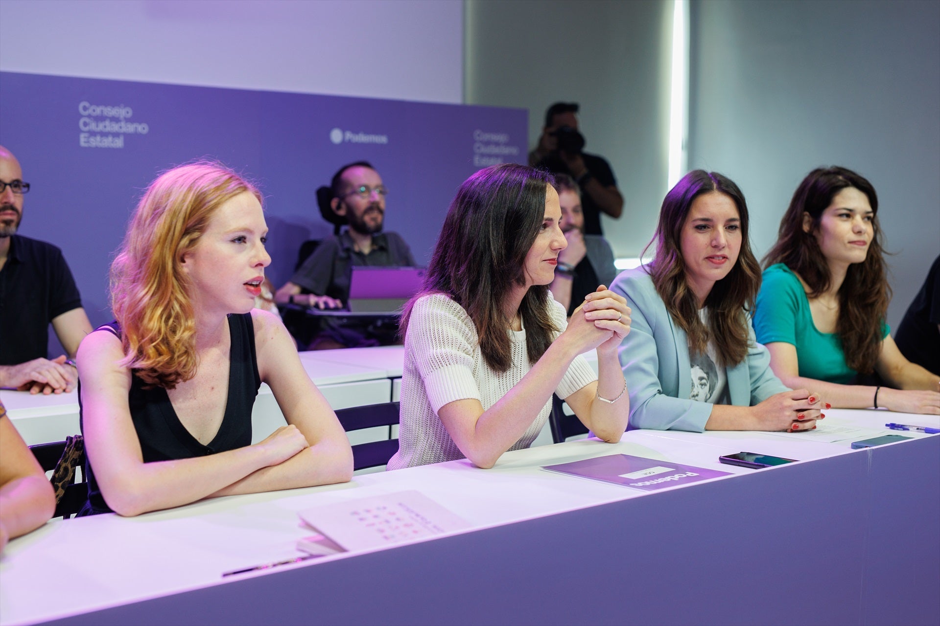 Podemos anuncia un ERE para cerrar sus sedes en nueve comunidades y despedir a la mitad de sus trabajadores Podemos anuncia un ERE para cerrar sus sedes en nueve comunidades y despedir a la mitad de sus trabajadores