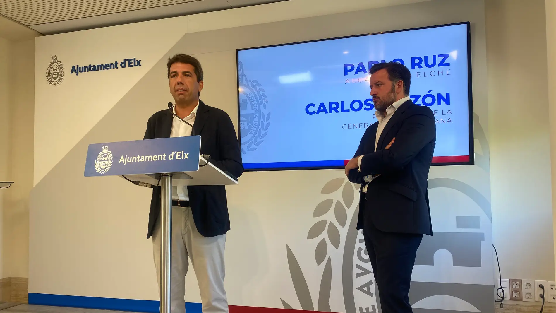 El presidente de la Generalitat Valenciana, Carlos Mazón, junto al alcalde de Elche, Pablo Ruz.