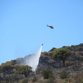 Controlat l'incendi que crema Portbou i Colera controlat Controlat l'incendi que crema Portbou i Colera controlat