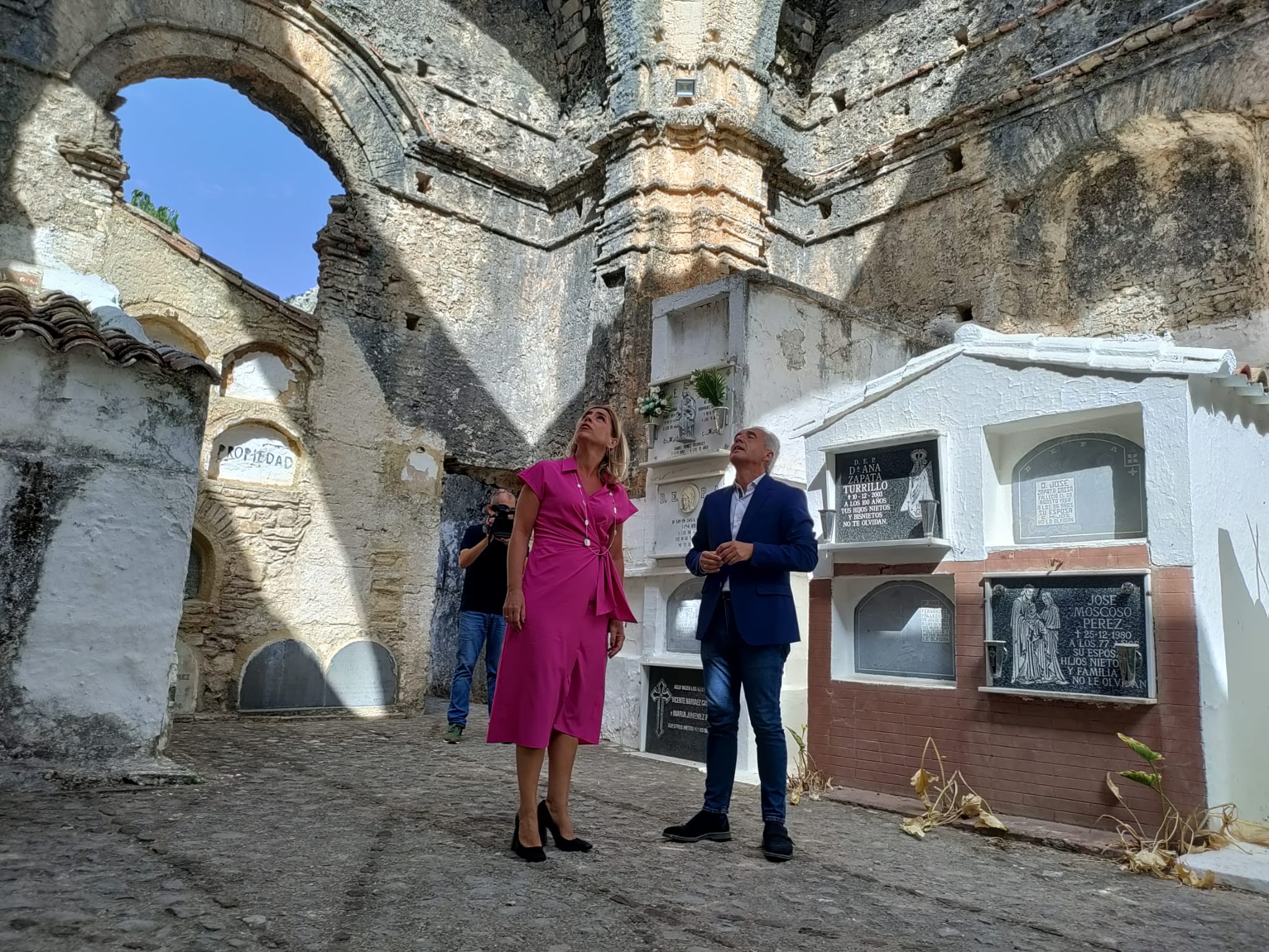 La presidenta de la Diputación de Cádiz refrenda en la Sierra de Cádiz su compromiso con los pequeños municipios La presidenta de la Diputación de Cádiz refrenda en la Sierra de Cádiz su compromiso con los pequeños municipios