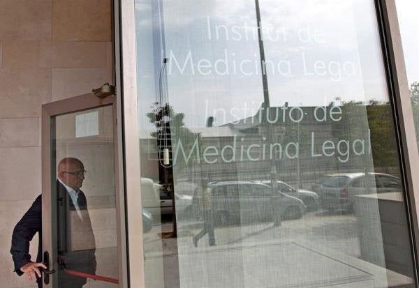 Despierta cuando el forense le estaba examinando dándolo por muerto Despierta cuando el forense le estaba examinando dándolo por muerto