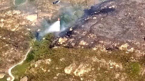 Activado el nivel 1 de peligrosidad en un incendio forestal declarado en Valencia de Alc&aacute;ntara