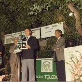 Bahamontes en la entrega de premios "Toledanos del Año" de Radio Toledo en 1988 Bahamontes en la entrega de premios "Toledanos del Año" de Radio Toledo en 1988