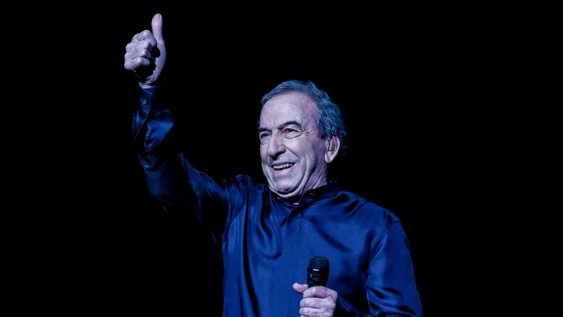 José Luis Perales, durante un concierto en el WiZink de Madrid.
