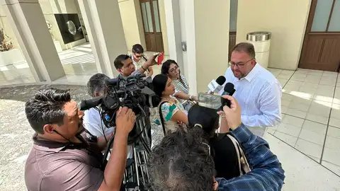 Rodríguez Osuna atiende medios en México Rodríguez Osuna atiende medios en México