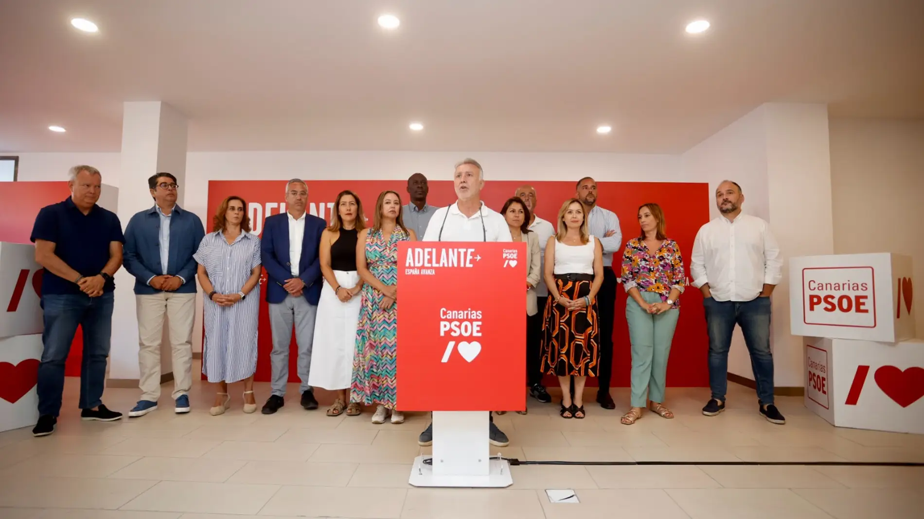 Ángel Víctor Torres, Secretario Regional del PSOE de Canarias tras reunirse con diputados y senadores de su formación