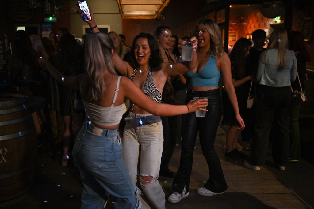 'Saturday Night' o cómo una canción se hizo famosa por el éxito de su baile 'Saturday Night' o cómo una canción se hizo famosa por el éxito de su baile