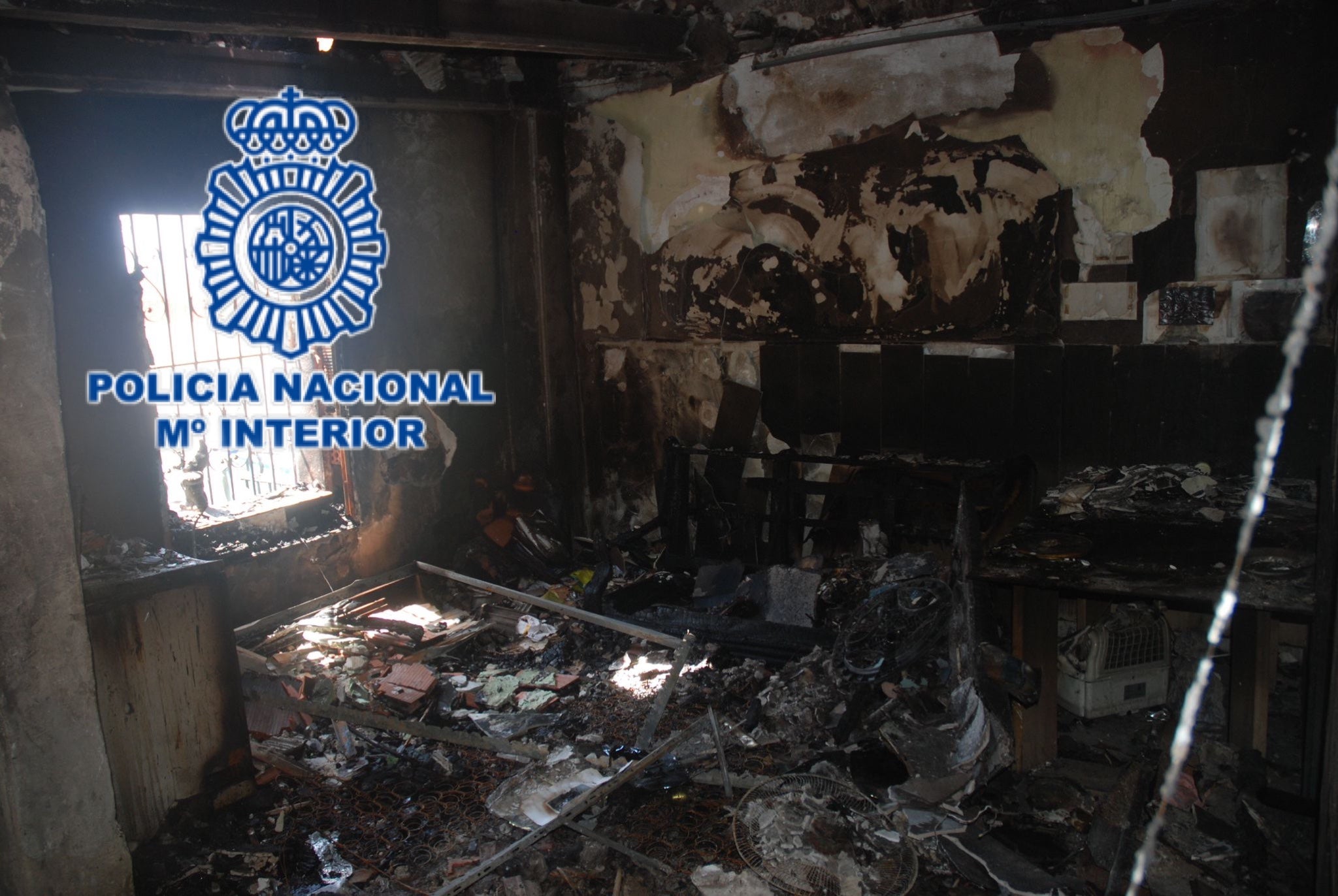 Tres detenidos por la Policía Nacional acusados de robar en una vivienda de Orihuela y después incendiarla Tres detenidos por la Policía Nacional acusados de robar en una vivienda de Orihuela y después incendiarla