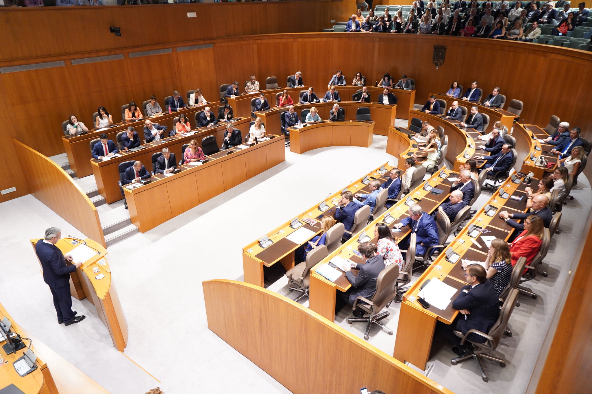 La oposición critica el afán privatizador del nuevo gobierno de Aragón La oposición critica el afán privatizador del nuevo gobierno de Aragón