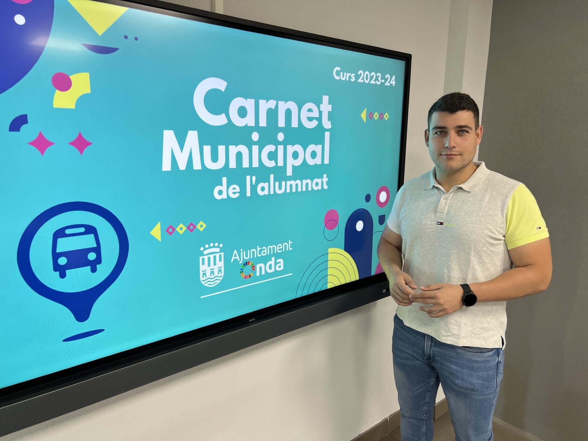 El Ayuntamiento de Onda renueva el servicio de transporte gratuito para los jóvenes que estudien fuera El Ayuntamiento de Onda renueva el servicio de transporte gratuito para los jóvenes que estudien fuera