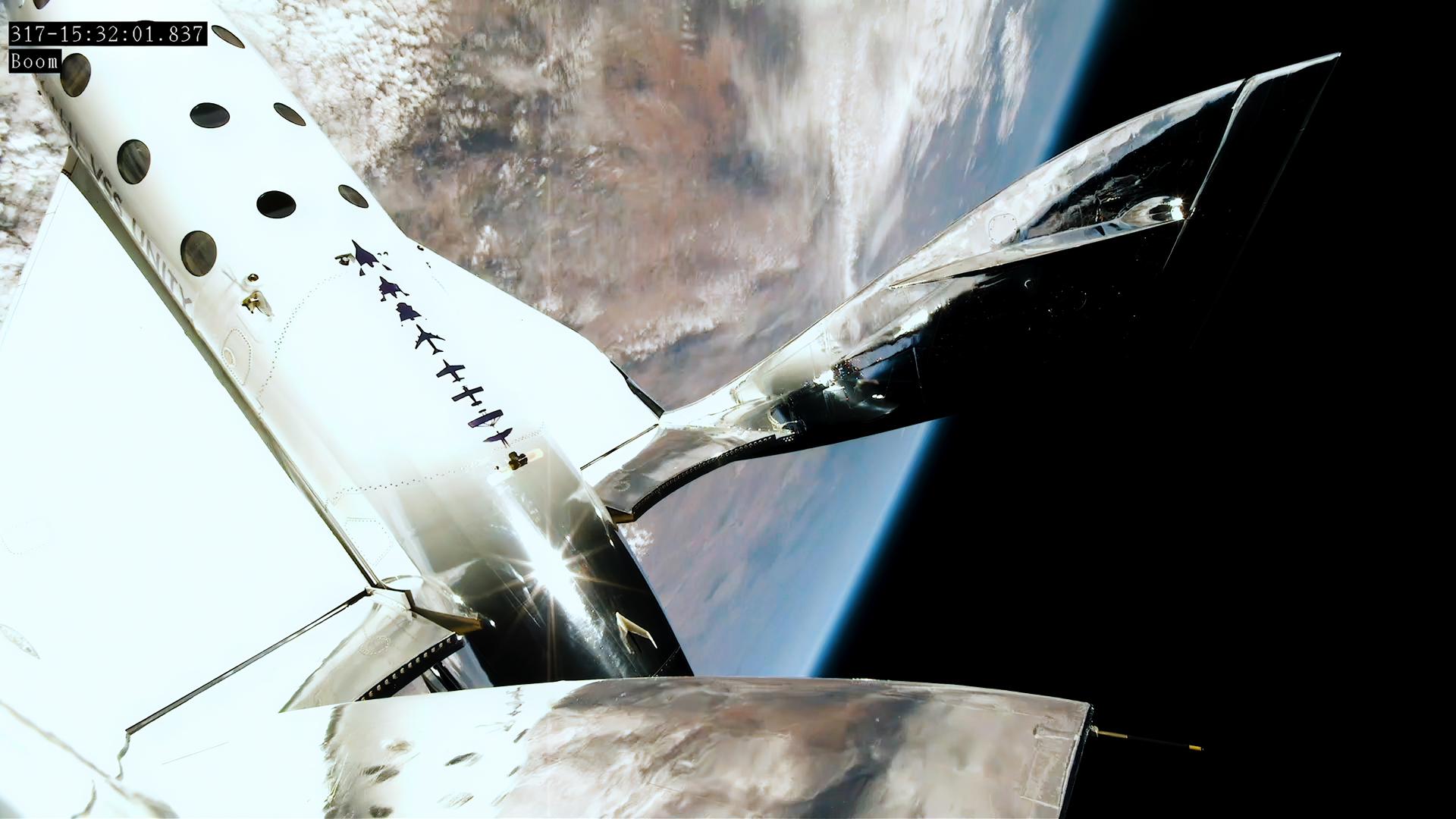 Virgin Galactic completa con éxito el primer vuelo privado al espacio con turistas Virgin Galactic completa con éxito el primer vuelo privado al espacio con turistas