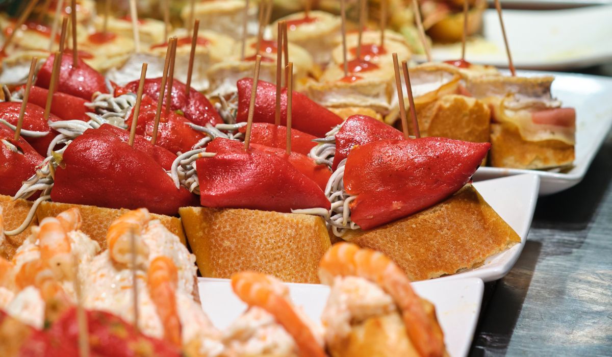Gastronomía de Pamplona en San Fermín: churros, pintxos y huevos con txistorra Gastronomía de Pamplona en San Fermín: churros, pintxos y huevos con txistorra