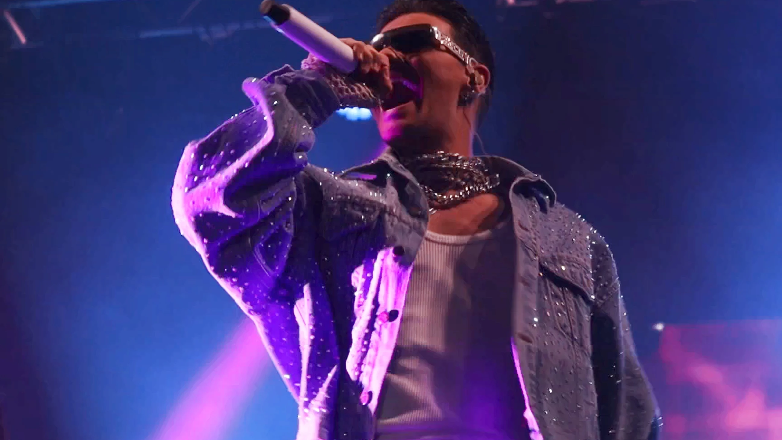 Abraham Mateo llena el escenario del `Brilla Torrevieja&acute; de m&uacute;sica y baile