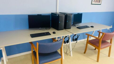 Ordenadores de la nueva sala de inform&aacute;tica de la Residencia Municipal de Mayores de Campo Real 