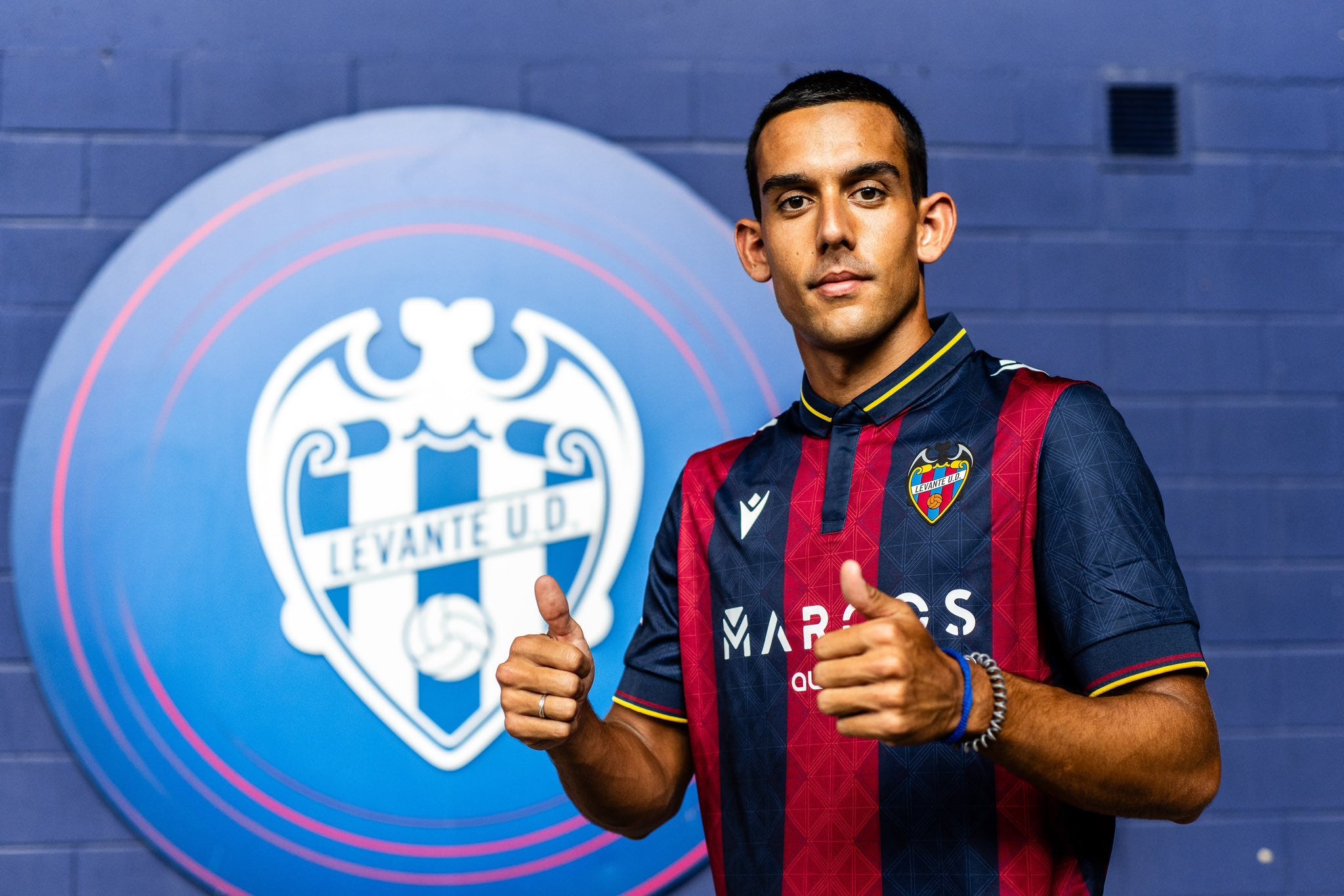 Algobia, centrocampista "con buen trato de balón" para el Levante UD Algobia, centrocampista "con buen trato de balón" para el Levante UD