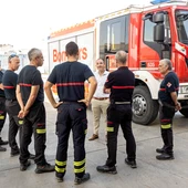 El diputado de Emergencias, Francisco Cano, ha visitado el Parque de Bomberos de Almoradí El diputado de Emergencias, Francisco Cano, ha visitado el Parque de Bomberos de Almoradí
