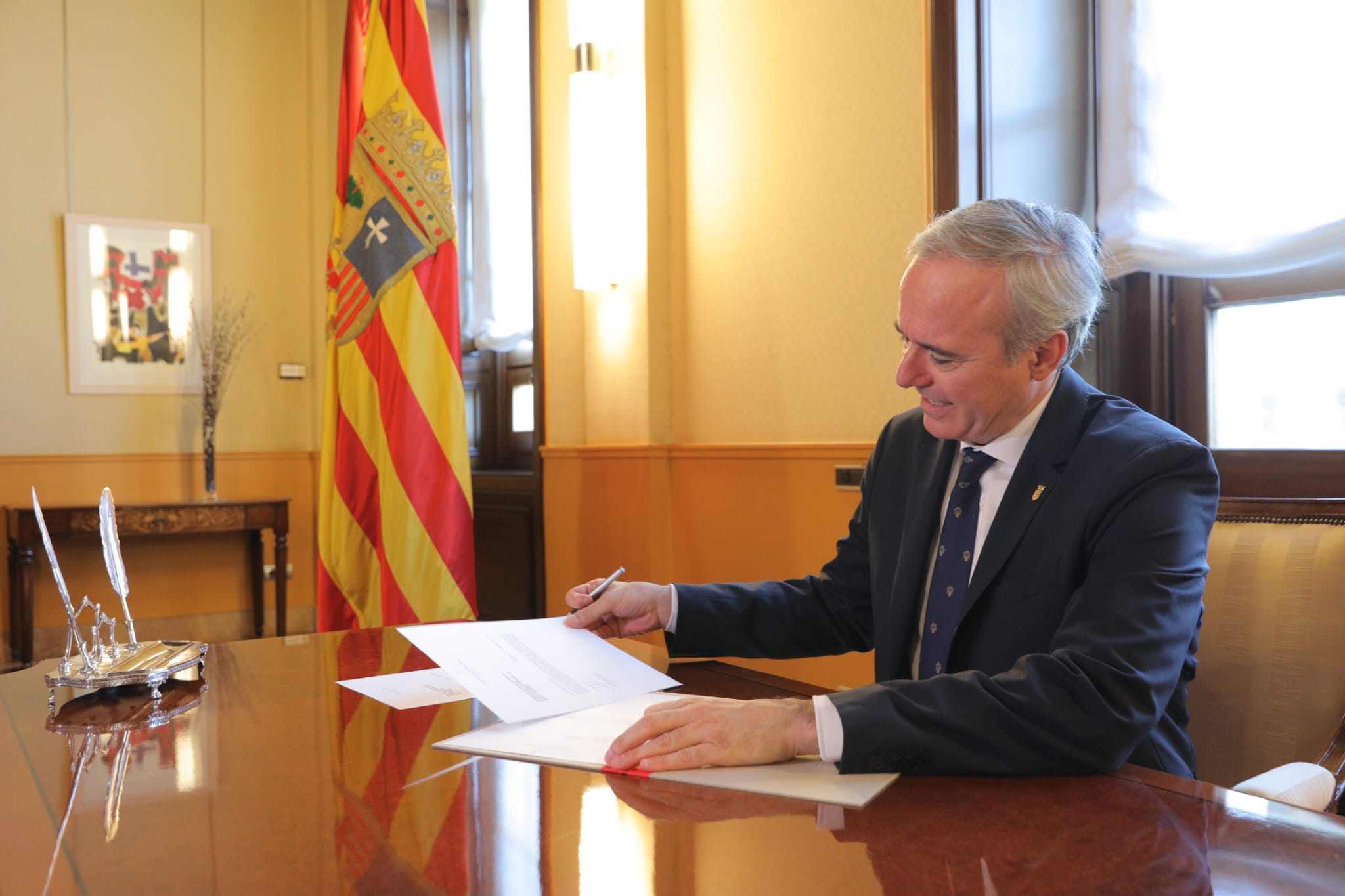 Azcón nombra a los nuevos miembros del Gobierno PP- VOX Azcón nombra a los nuevos miembros del Gobierno PP- VOX