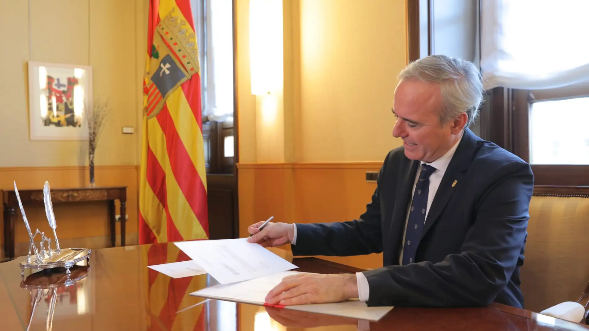 Azcón ha firmado los decretos de nombramiento de los nuevos consejeros