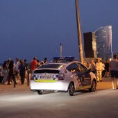 L'Ajuntament de Barcelona endureix les sancions per orinar, beure alcohol i fer pintades al carrer