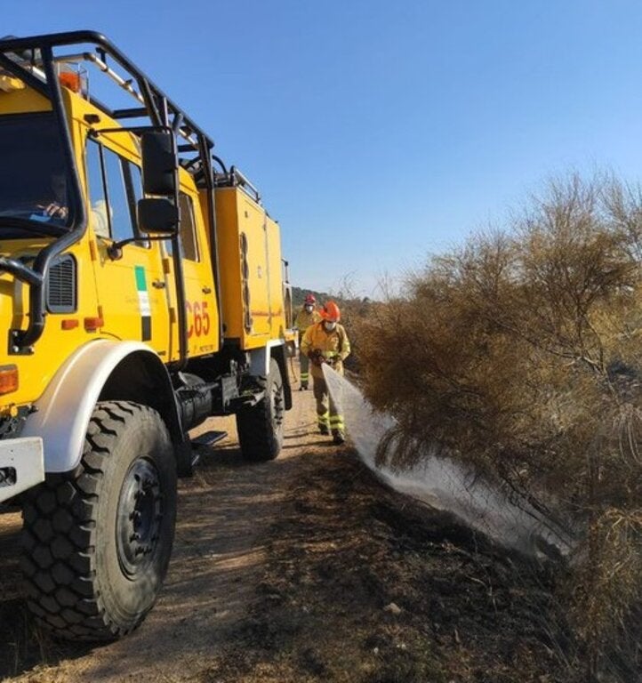 La Junta replica a UGT que en Extremadura ningún efectivo del INFOEX sale a sofocar un incendio con un EPI "en mal estado" La Junta replica a UGT que en Extremadura ningún efectivo del INFOEX sale a sofocar un incendio con un EPI "en mal estado"