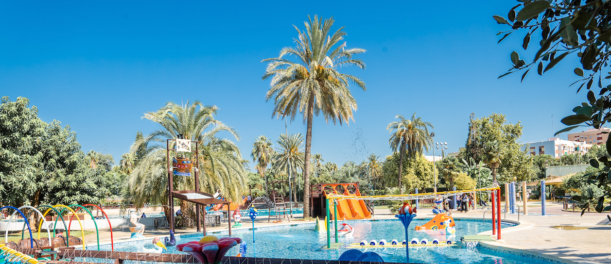 Dos trabajadores de la piscina de Benicalap de València detenidos por presuntamente impedir el acceso a una mujer por llevar velo Dos trabajadores de la piscina de Benicalap de València detenidos por presuntamente impedir el acceso a una mujer por llevar velo