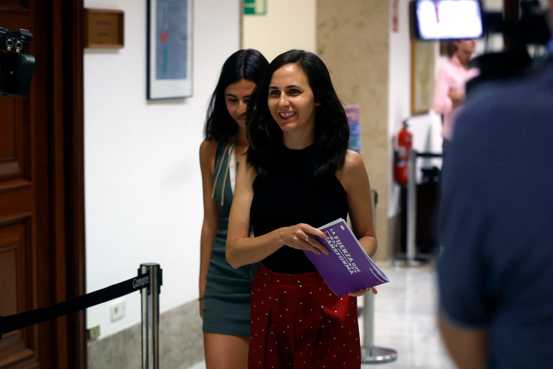 Podemos reclama una Presidencia del Congreso "progresista" que retire imágenes de Juan Carlos I de los pasillos Podemos reclama una Presidencia del Congreso "progresista" que retire imágenes de Juan Carlos I de los pasillos