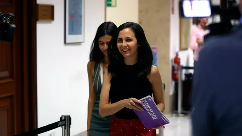 Podemos reclama una Presidencia del Congreso "progresista" que retire imágenes de Juan Carlos I de los pasillos Podemos reclama una Presidencia del Congreso "progresista" que retire imágenes de Juan Carlos I de los pasillos