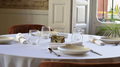 Mesa reservada en un restaurante 