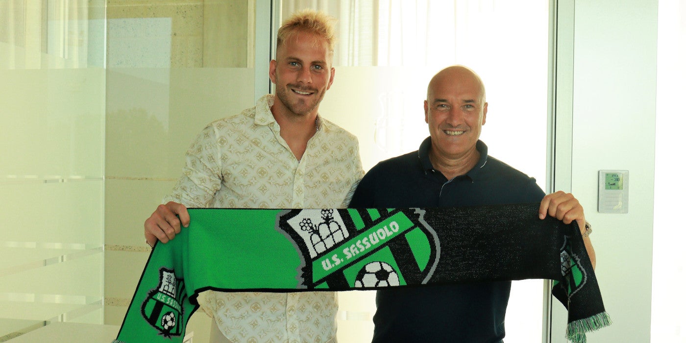 Uros Racic se despide de la afición del Valencia Uros Racic se despide de la afición del Valencia