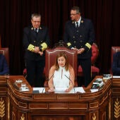 La recién elegida presidenta del Congreso, la socialista balear Francina Armengol, sentada en su puesto de la Cámara Baja