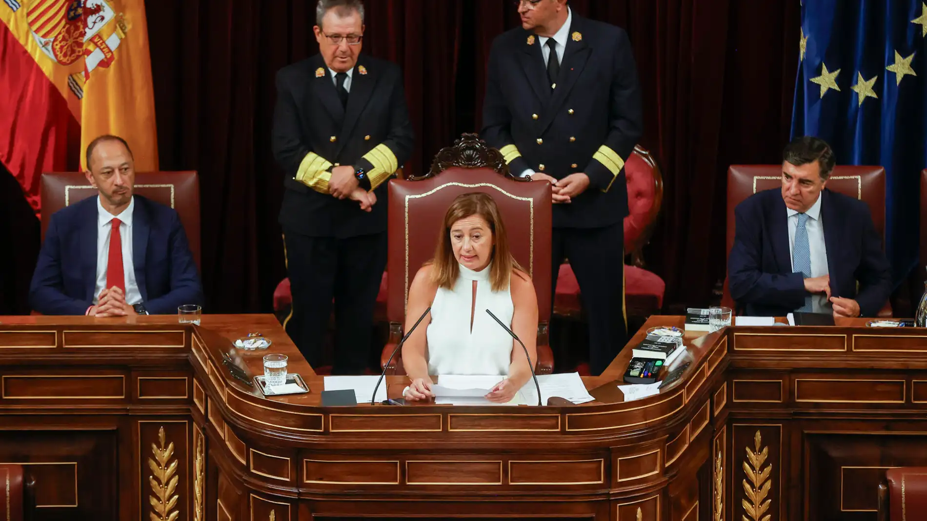 La recién elegida presidenta del Congreso, la socialista balear Francina Armengol, sentada en su puesto de la Cámara Baja