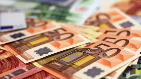 La cantidad de dinero que el Banco de España recomienda guardar en casa por posibles emergencias La cantidad de dinero que el Banco de España recomienda guardar en casa por posibles emergencias