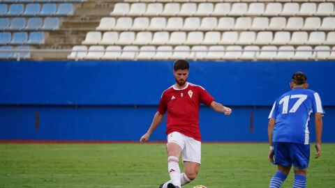 Álex Zalaya, jugador del Real Murcia en pretemporada. Agosto 2023