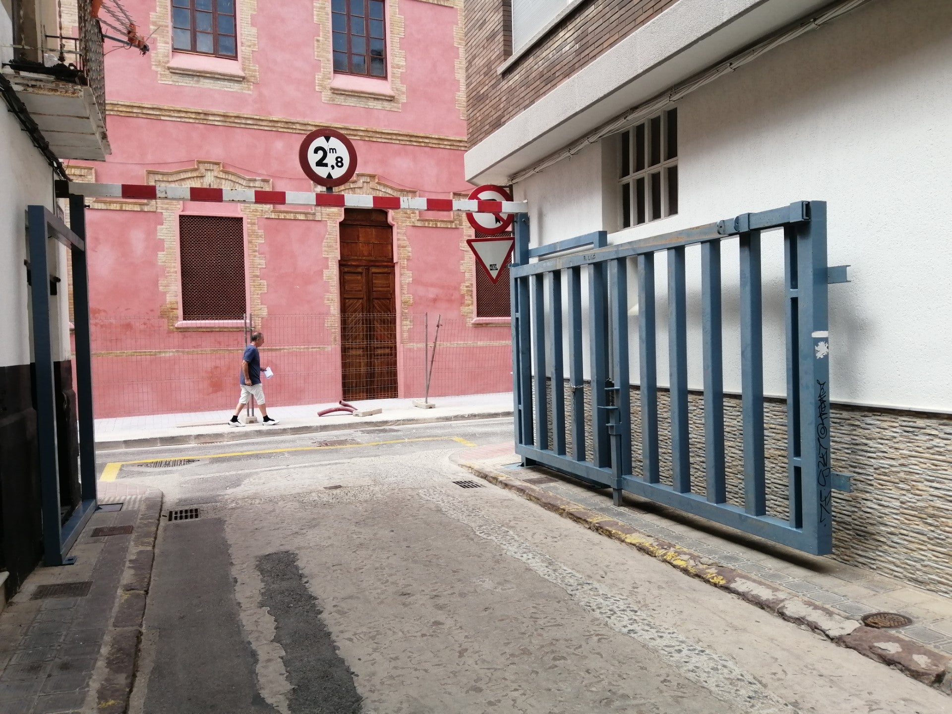 Arranca la instalación de barreras en el recinto taurino para los ‘ bous al carrer’ de las fiestas del la Virgen de Gracia Arranca la instalación de barreras en el recinto taurino para los ‘ bous al carrer’ de las fiestas del la Virgen de Gracia