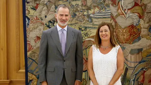 El Rey recibe a Armengol en Zarzuela como paso previo a la ronda de consultas para la investidura El Rey recibe a Armengol en Zarzuela como paso previo a la ronda de consultas para la investidura