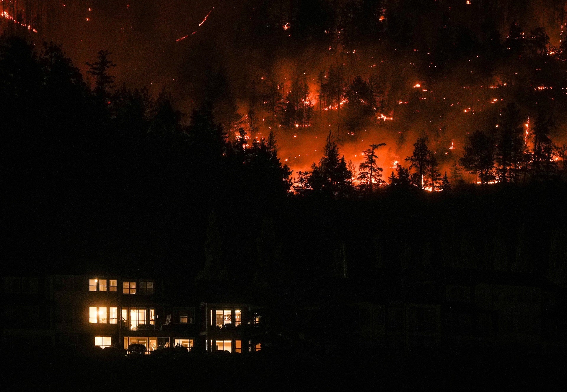 Columbia Británica declara el estado de emergencia ante el avance de los incendios en Canadá Columbia Británica declara el estado de emergencia ante el avance de los incendios en Canadá