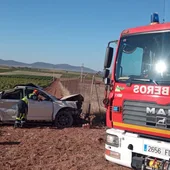 Vehículo accidentado en La Solana Vehículo accidentado en La Solana