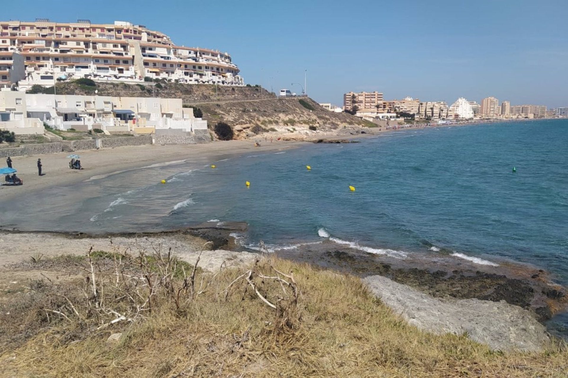 Abierta al baño la playa del Banco del Tabal en La Manga después de un vertido de aguas residuales Abierta al baño la playa del Banco del Tabal en La Manga después de un vertido de aguas residuales