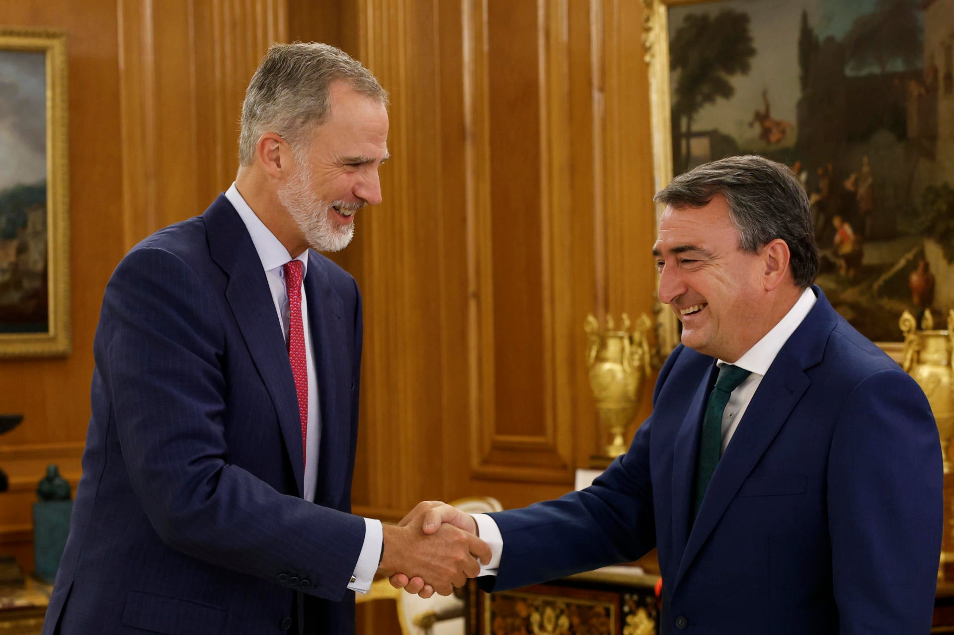 PNV reafirma al Rey su rechazo a apoyar a Feijóo y ve prematuro hablar de su voto en una investidura de Sánchez PNV reafirma al Rey su rechazo a apoyar a Feijóo y ve prematuro hablar de su voto en una investidura de Sánchez