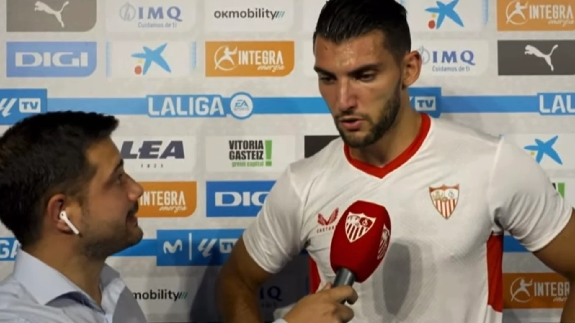 Rafa Mir en los medios oficiales del Sevilla Rafa Mir en los medios oficiales del Sevilla
