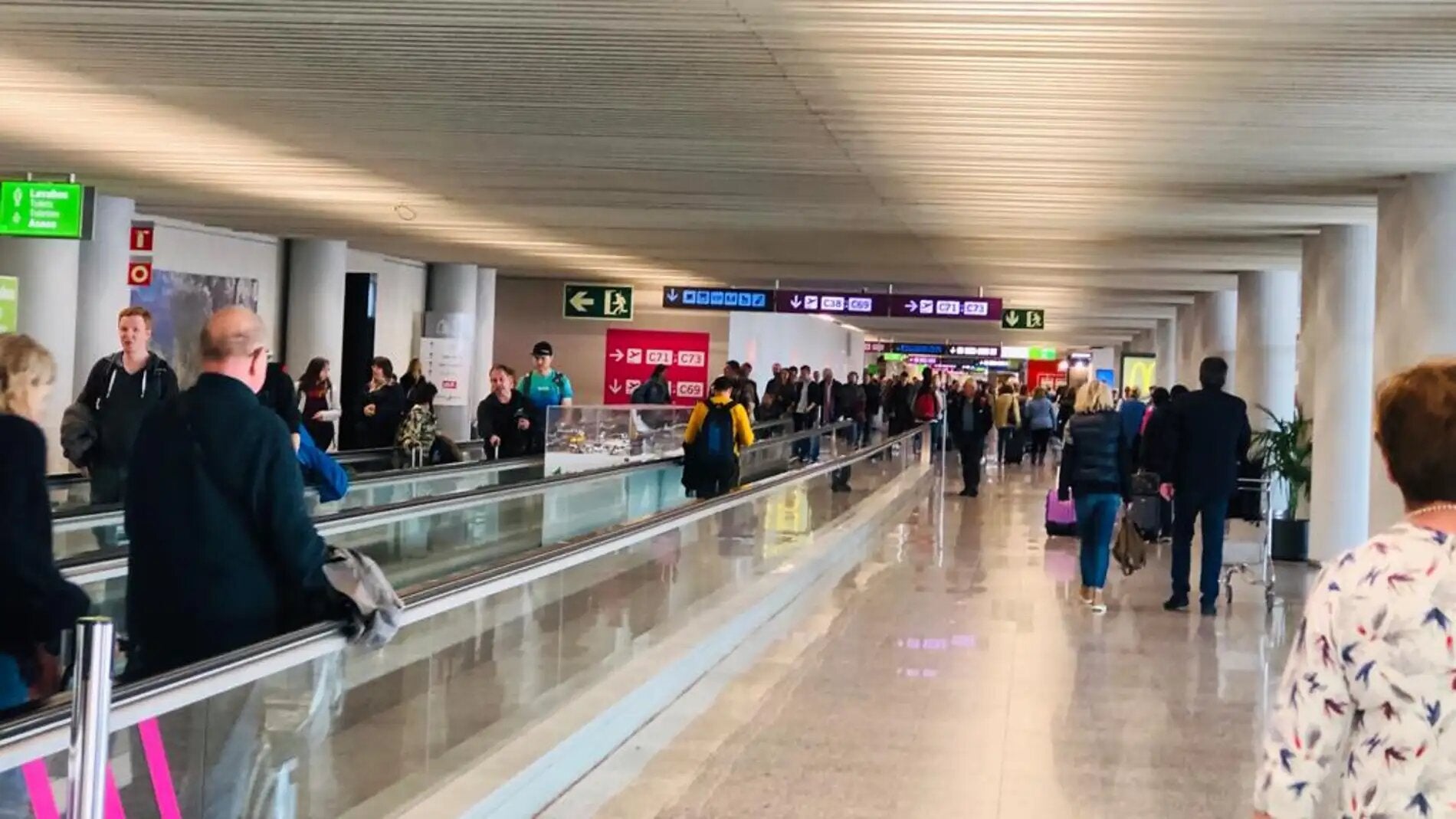 Baleares es el destino favorito de pasajeros internacionales en julio, con un 23,8% del total Baleares es el destino favorito de pasajeros internacionales en julio, con un 23,8% del total