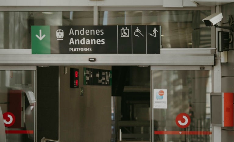 Orihuela a través de su alcalde solicita el incremento de las frecuencias del AVE a Madrid Orihuela a través de su alcalde solicita el incremento de las frecuencias del AVE a Madrid